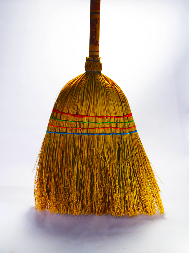 Escoba de Paja Royal
